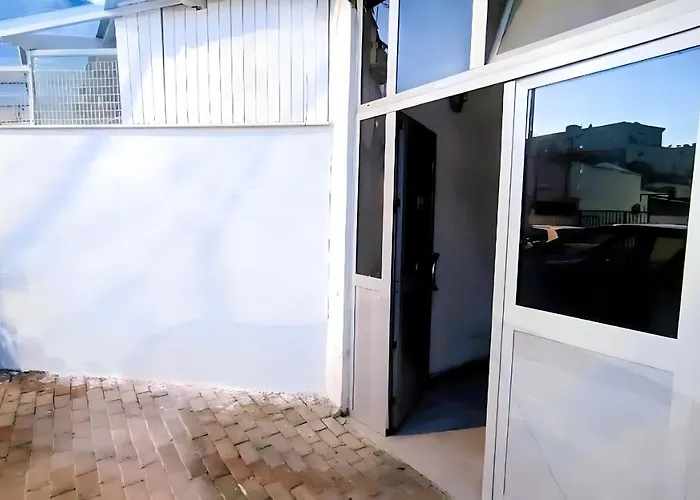 Nuci\'S Place 2, Sunny Apartment With Balcony Near Blloku
