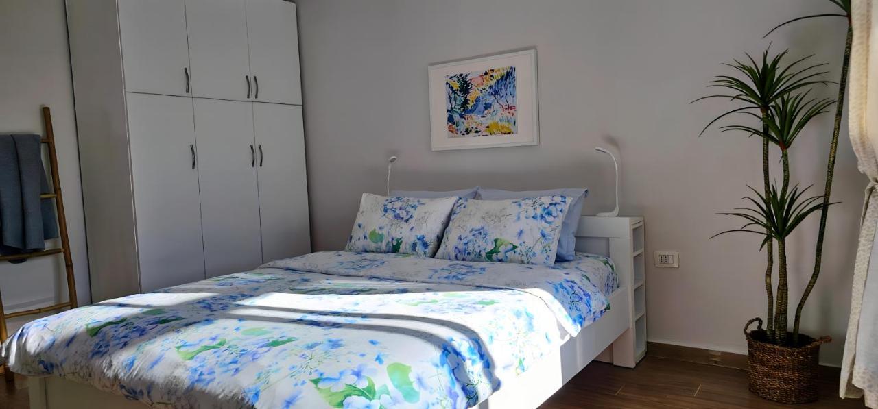Nuci's Place 2, Sunny With Balcony Near Blloku * Tirana