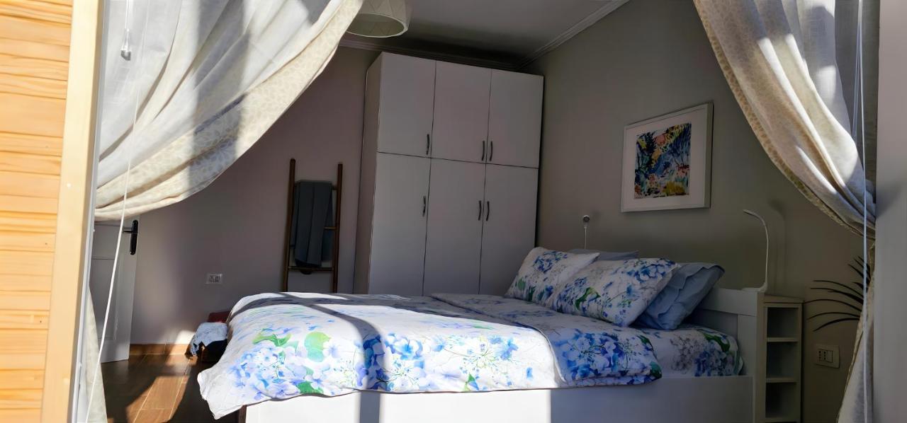 Nuci's Place 2, Sunny With Balcony Near Blloku Apartment *